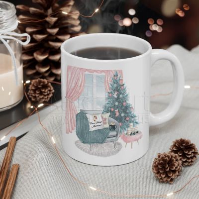 Коледна чаша - Момиче край елхата