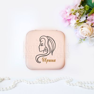 Персонализирана кутия за бижута – Жена с обици