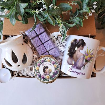 Персонализирана подаръчна кутия за жена - Лилава нежност